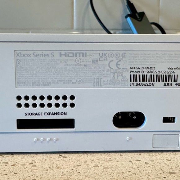 Xbox Series S Bundle - Picture 10 of 12